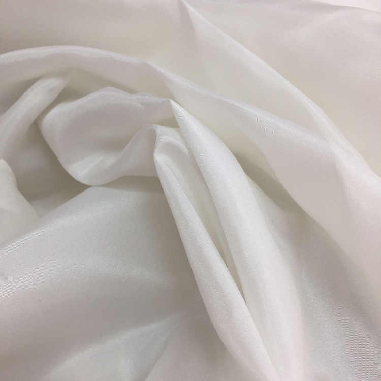 Áo Dài Trắng Quần Đen Truyền Thống 4 tà - Lụa Nhật ( hàng cao cấp - hình thật )