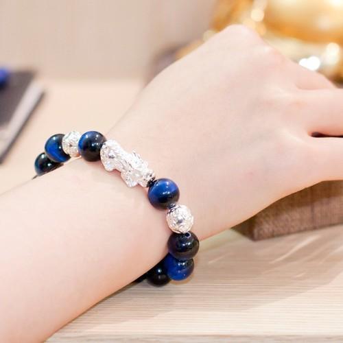 Vòng tay đá Mắt Hổ Xanh Dương 5A mix tỳ hưu và 2 hạt Bạc hợp mệnh Thủy và Mộc