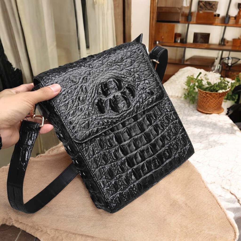 Túi đeo chéo nam. Gù gai cá sấu Đen quý phái!