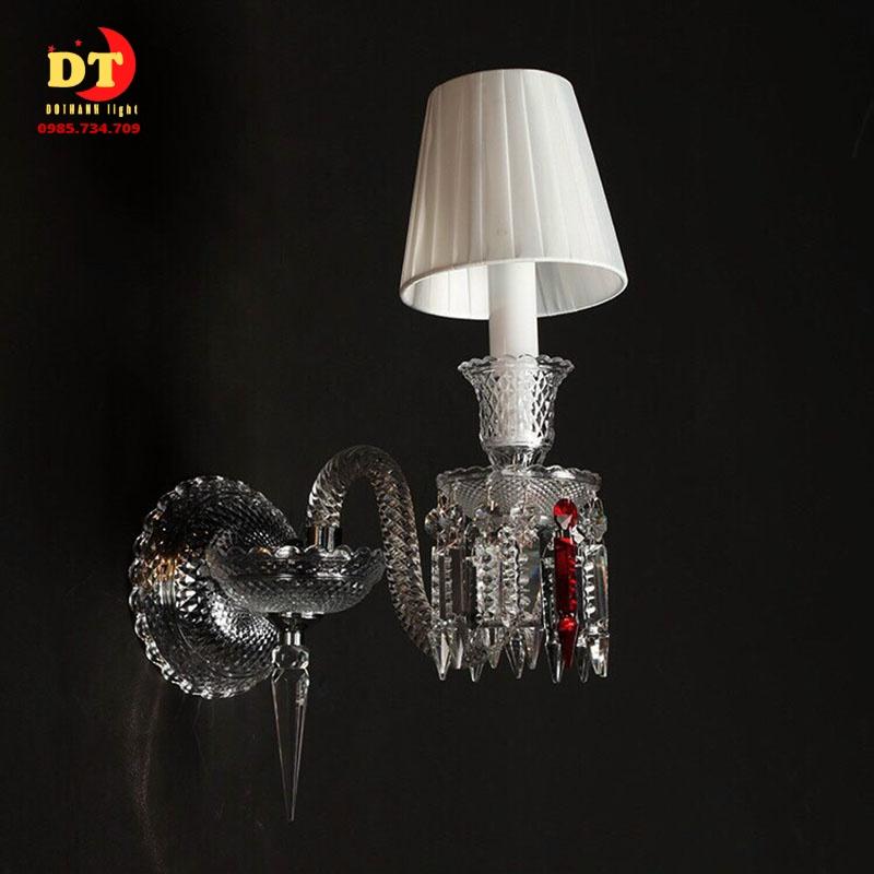 Đèn tường phale chao vải đen trắng phù hợp với lâu đài hiện đại DQM