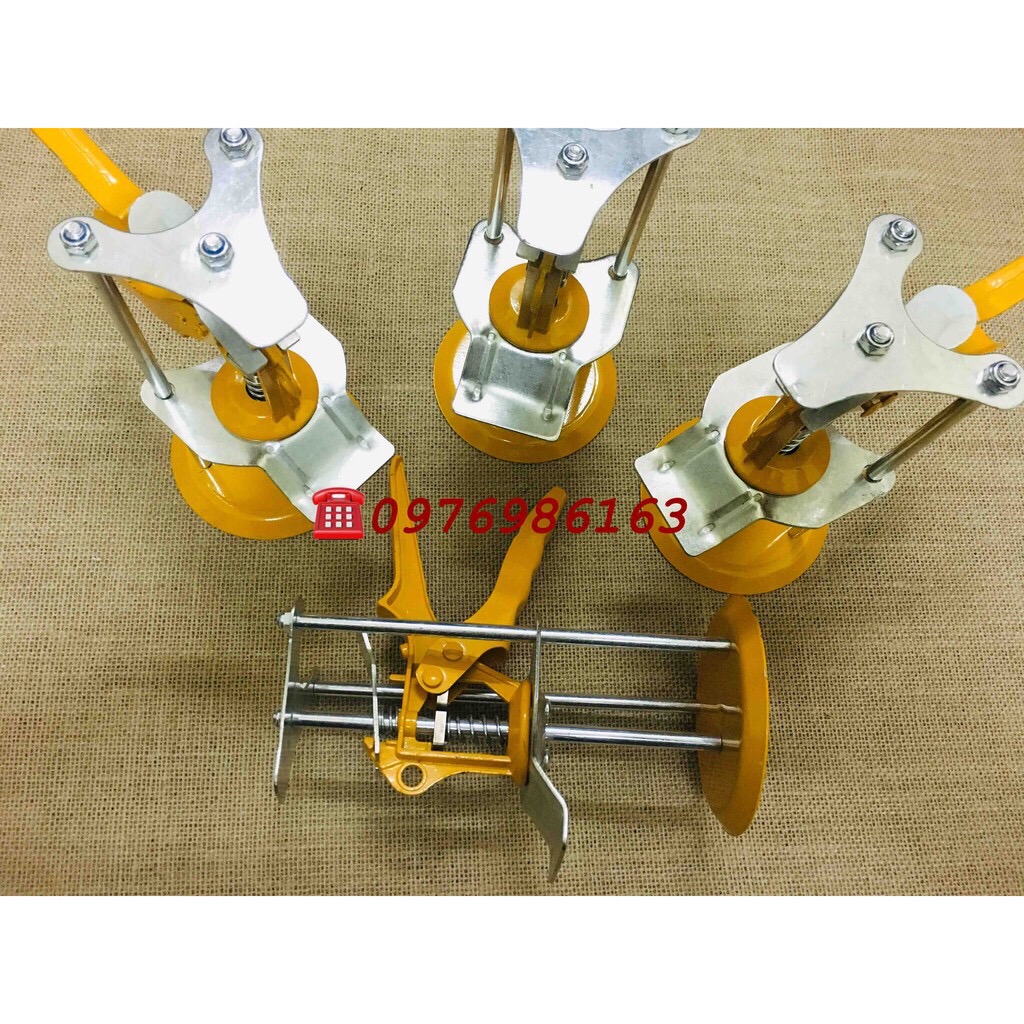 Con đội gạch, kích nâng gạch lấy cốt gạch 3 trụ loại 1 nặng gần 600g