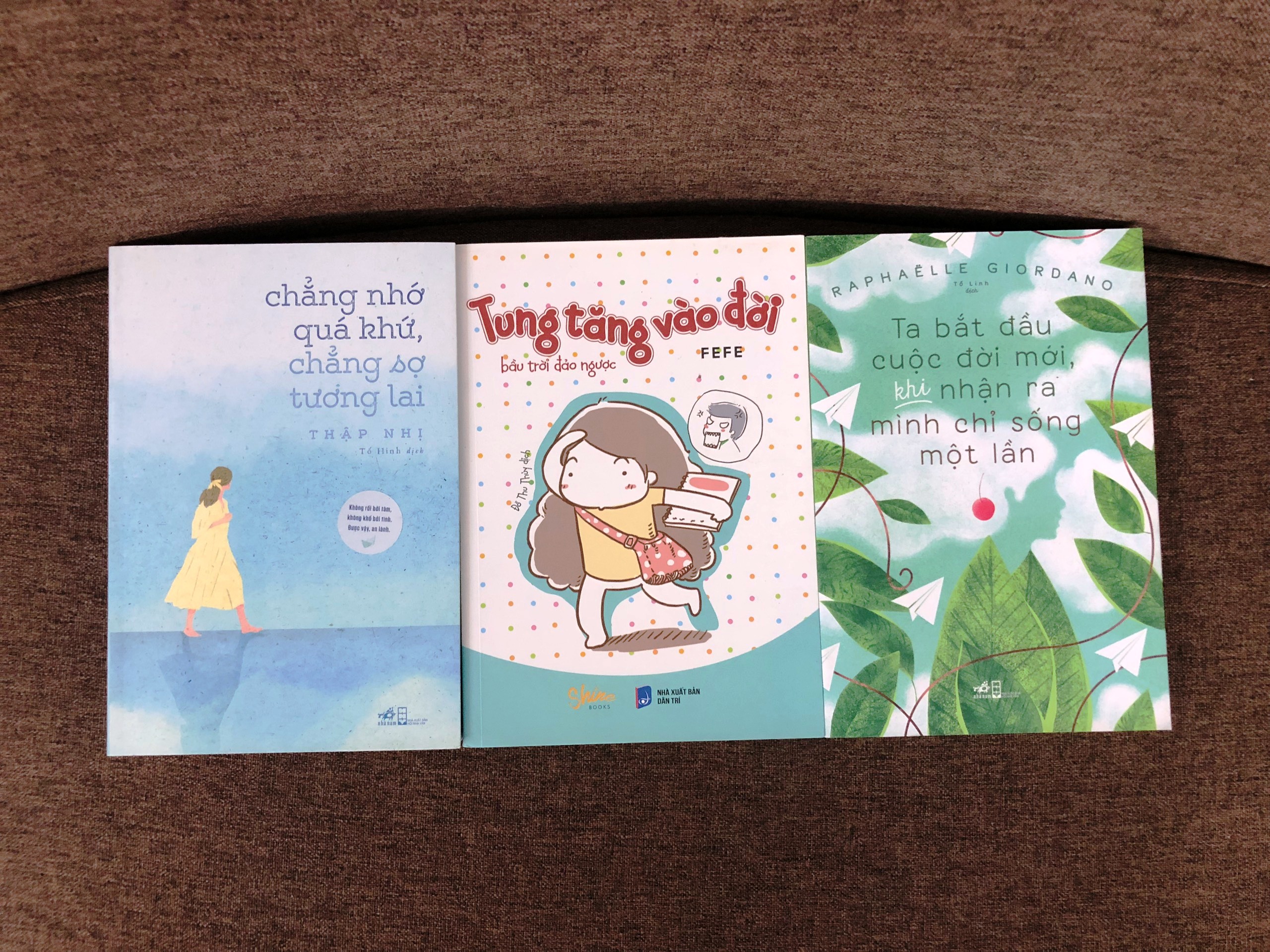 COMBO SÁCH HAY: tung tăng vào đời bầu trời đảo ngược + chẳng nhớ quá khứ chẳng sợ tương lai + ta bắt đầu cuộc đời mới khi nhận ra mình chỉ sống một lần