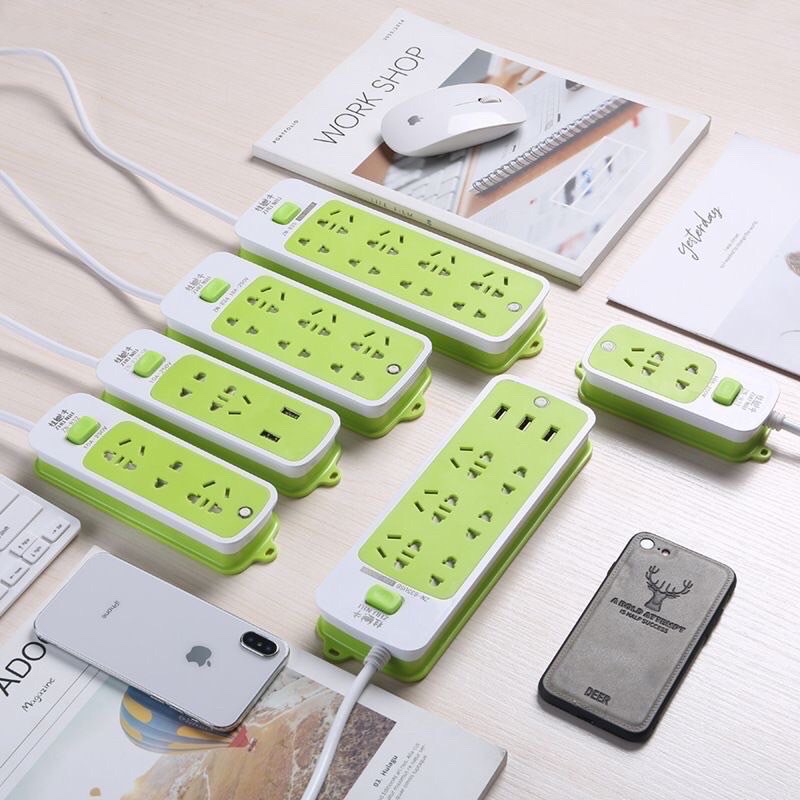 Ổ cắm điện đa năng chống giật có công tắc và đèn , gồm 9 lỗ cắm và 3 cổng USB thông minh rất tiện lợi