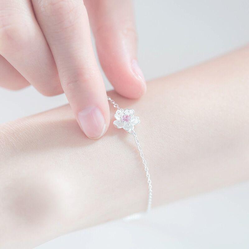 Lắc tay nữ bạc ta lắc hoa đào trẻ trung