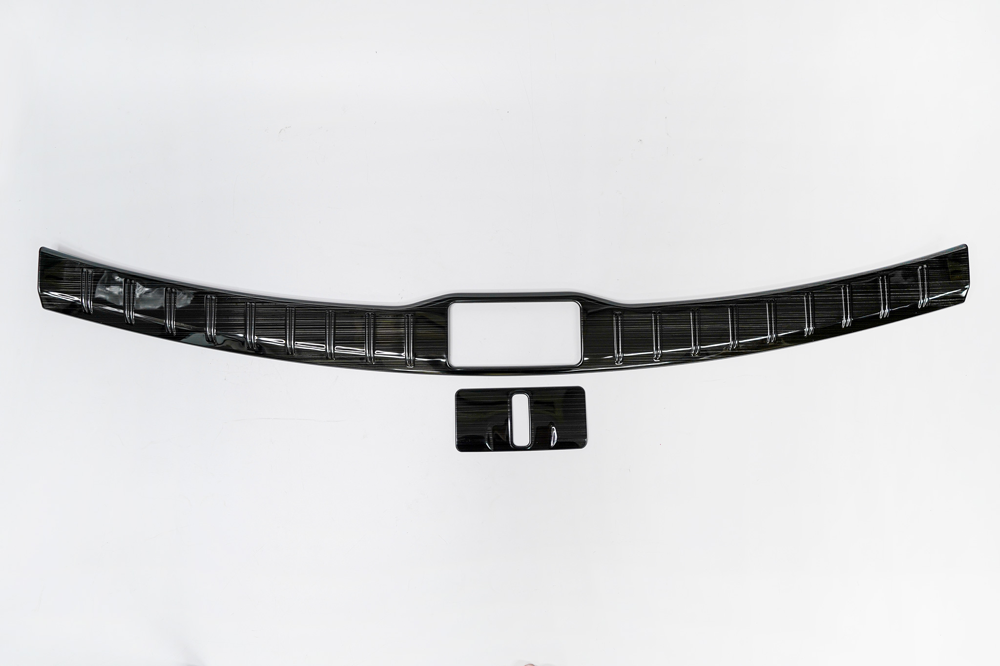 Nẹp Chống Trầy Cốp Trong Lexus RX350 2023+ - Phần Nhựa TITAN