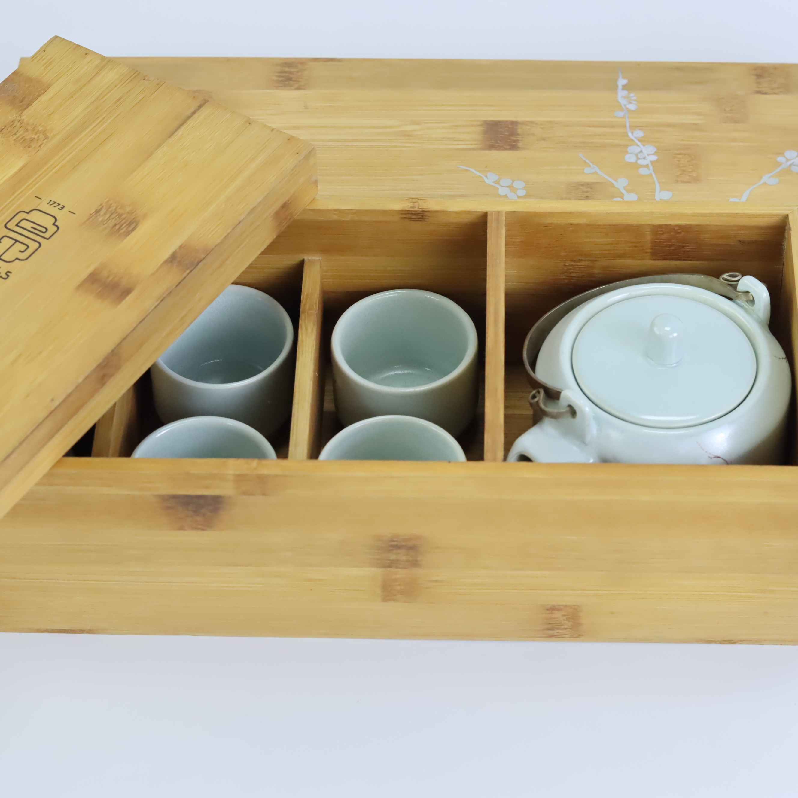 Bộ ấm trà Hoa Mai SACHS TEA 1773 làm bởi nghệ nhân sang trọng cao cấp ( bao gốm 1 ấm và 6 chén )