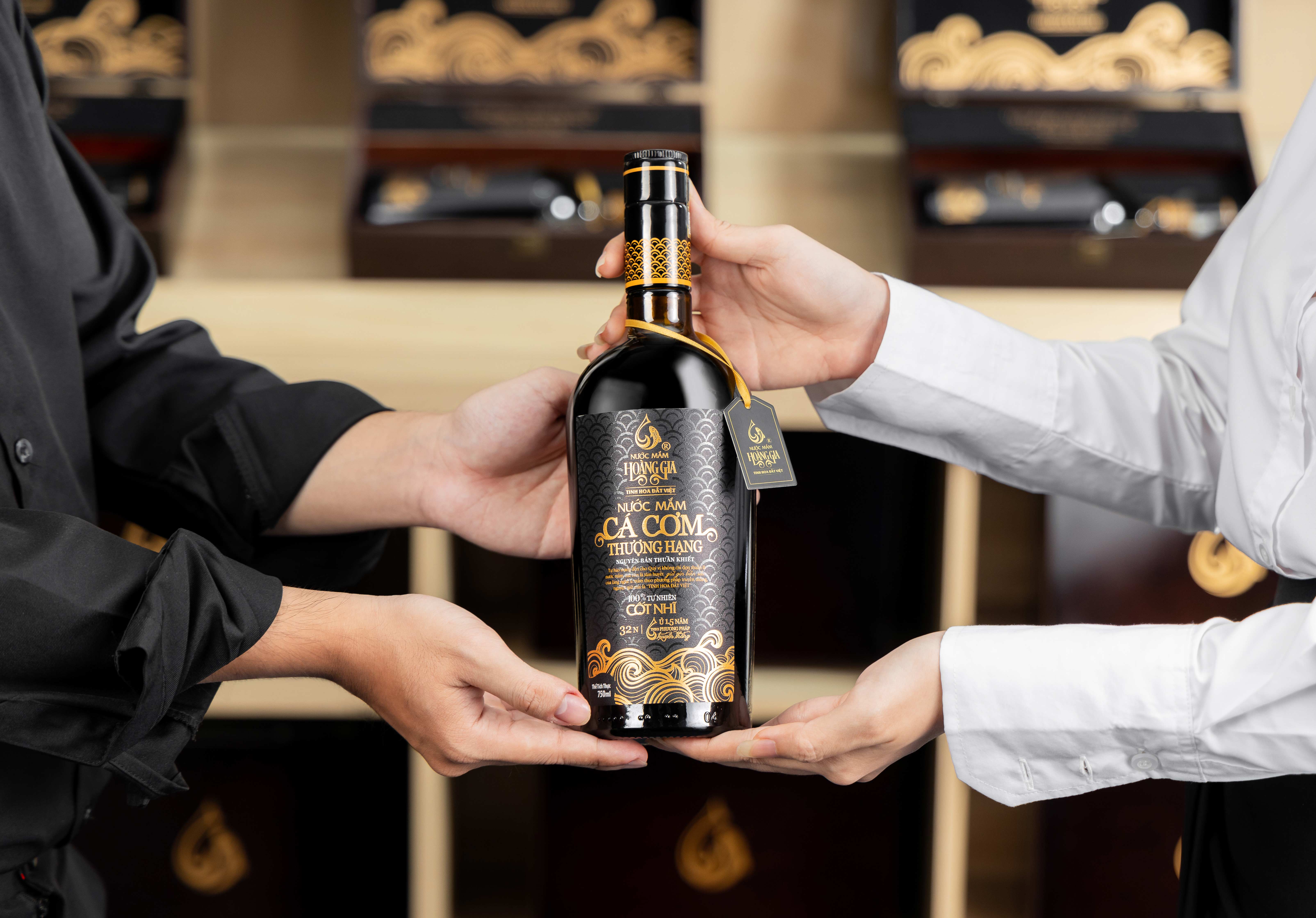 [Set quà tặng 2 hộp giấy 750ml] Nước mắm cá cơm thượng hạng Hoàng Gia - Quà Tết sang trọng tặng đối tác, gia đình, bạn bè