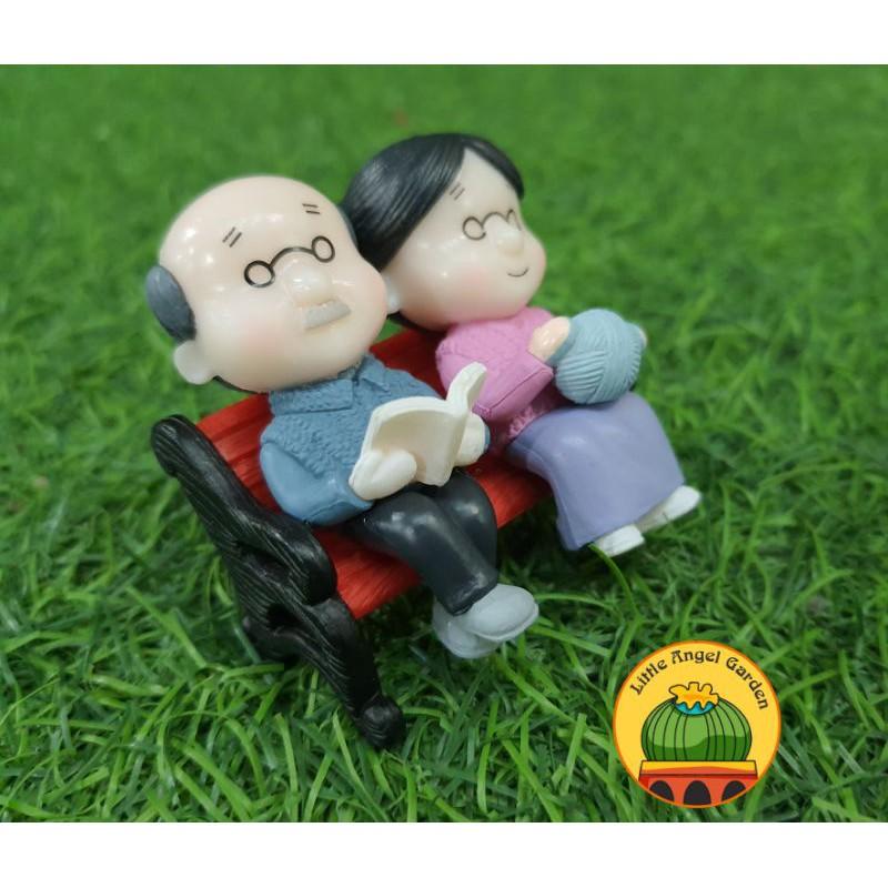 Cặp đôi ông bà lão ngồi ghế | Phụ kiện trang trí tiểu cảnh