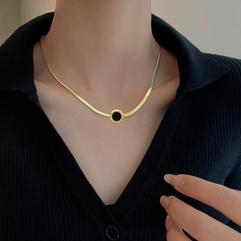 Dây chuyền nữ choker dây mì mặt tròn đen đẹp Ring House