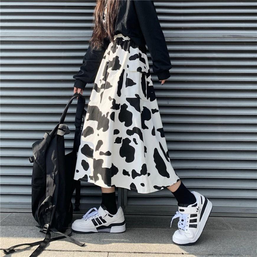 Chân váy nữ dáng dài lưng cao túi hộp hai bên loang bò sữa màu trắng TopOnestore