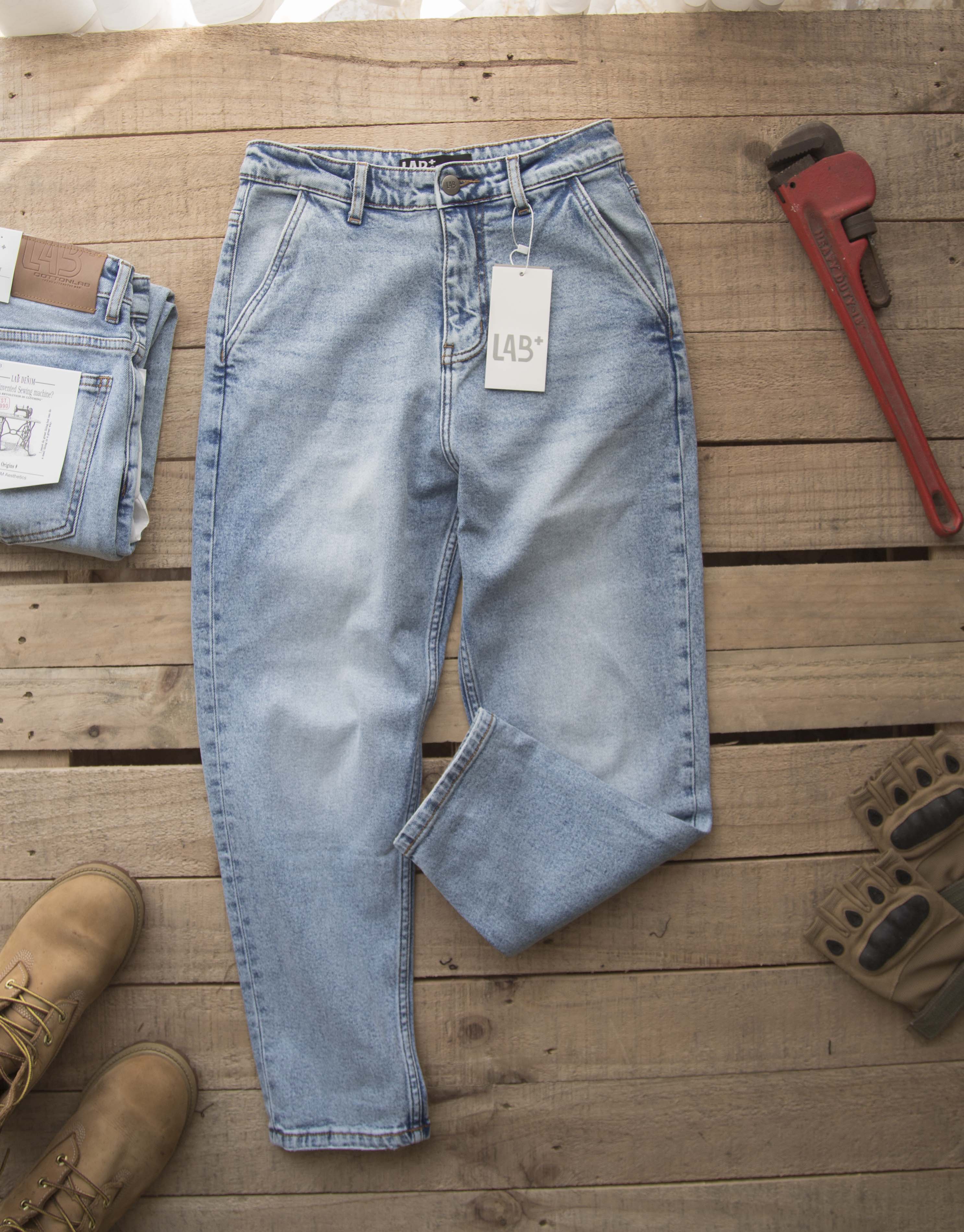 [CHÍNH HÃNG] Quần Jean nam vải Denim co giãn nhẹ form carrot fit | quần nam jean xanh bạc - LAB801