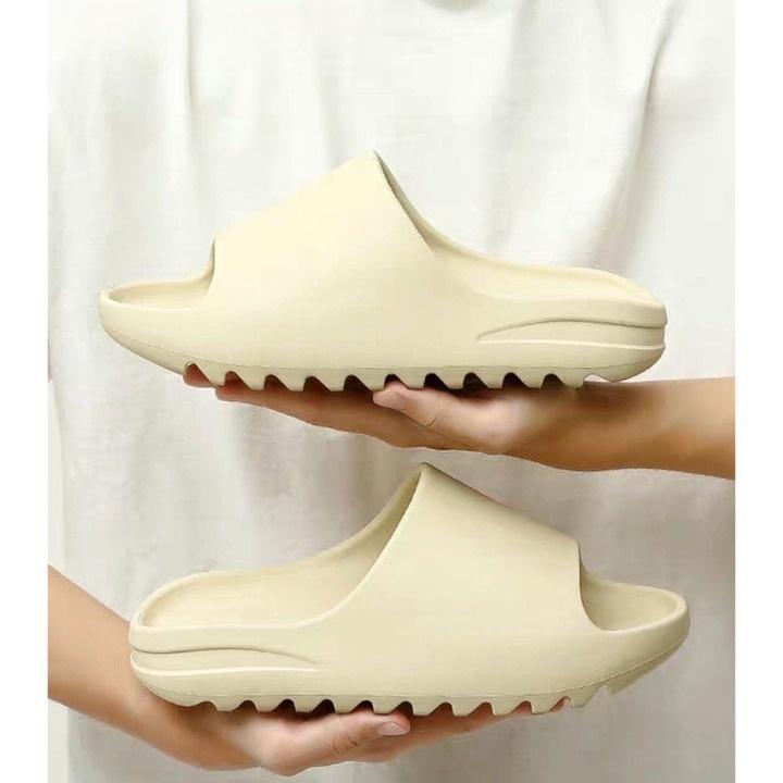 Dép YZ Slide bản giới hạn màu đen trơn tăng chiều cao 3-4cm, Siêu êm chân (CÓ SẴN)