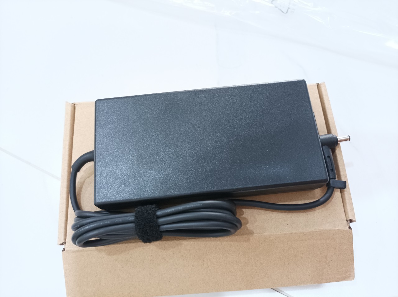 Hình ảnh Sạc dành cho Laptop MSI Pulse GL76 11UDK A18-150P1A Chicony 150W 20V 7.5A AC/DC Adapter