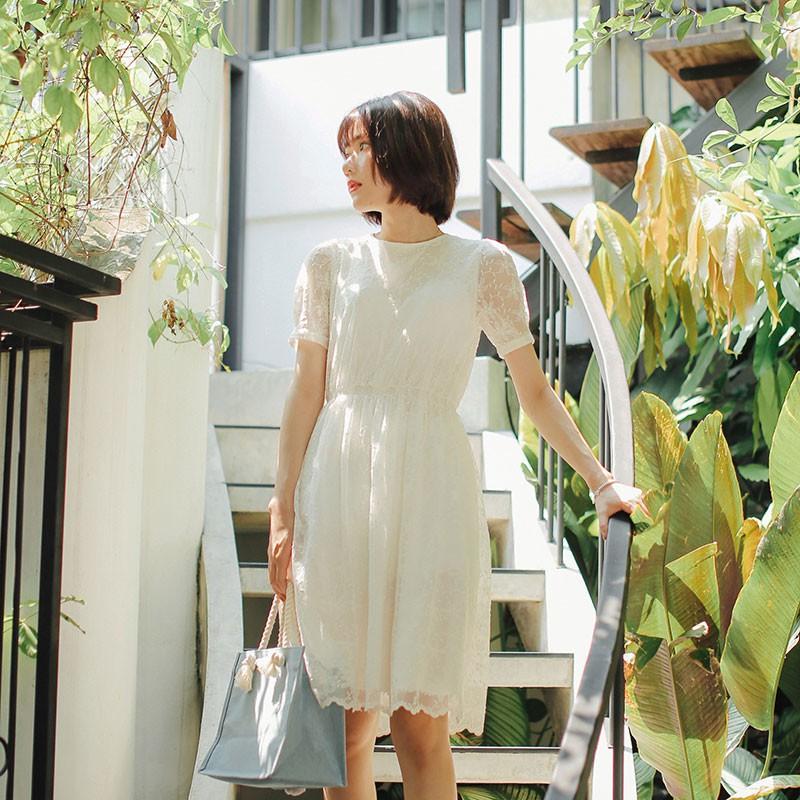 Váy hoa trắng tiểu thư