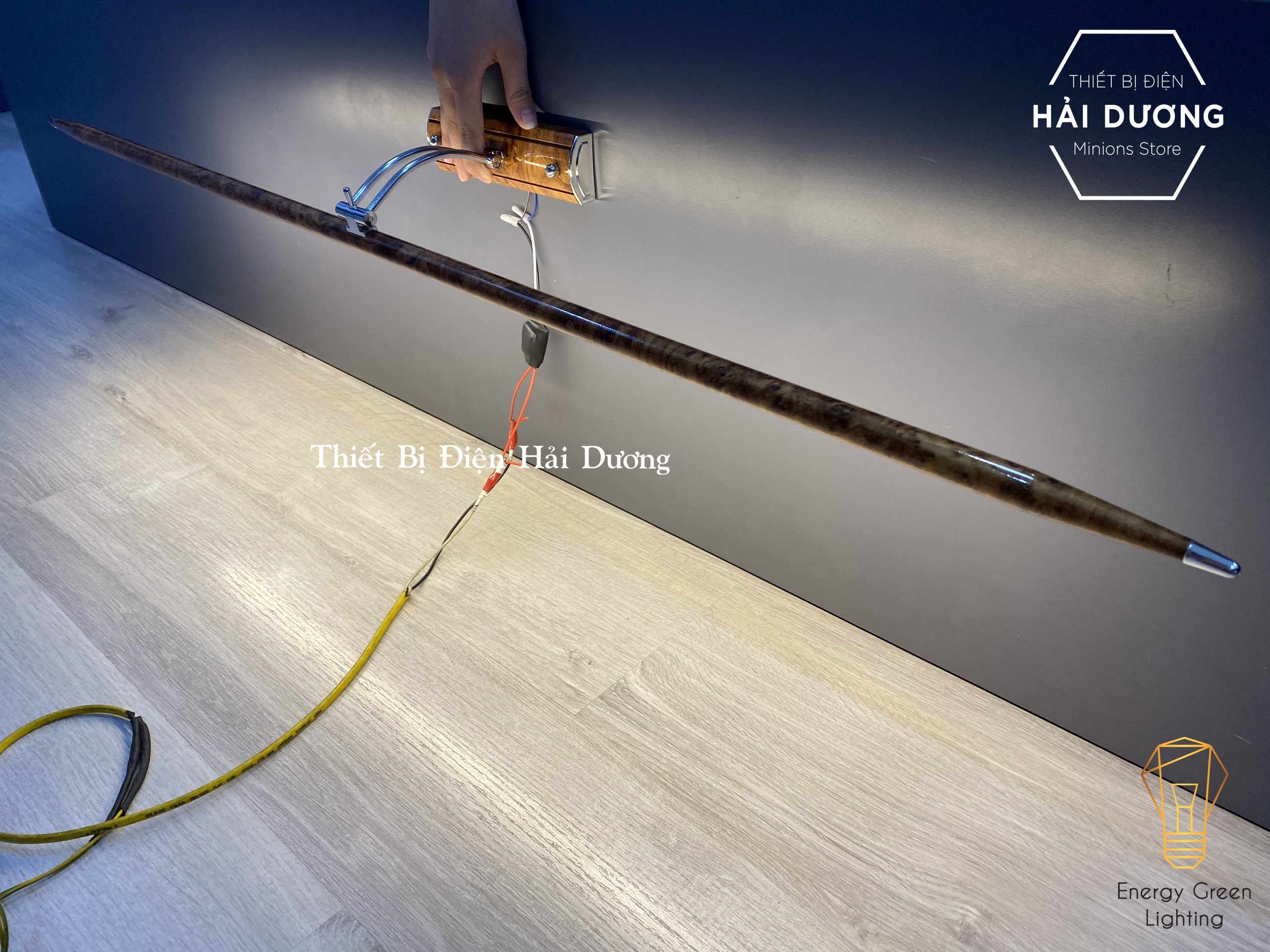 Đèn soi tranh - Đèn rọi gương Led Đèn soi gương cổ điển STN 24w-26w-28w Ánh sáng vàng - Điều chỉnh được góc chiếu