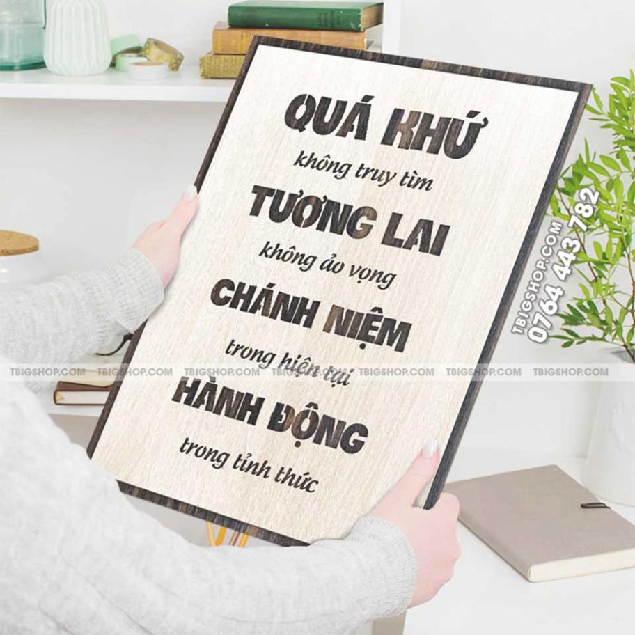 Tranh động lực CARINA T029- Quá khứ không truy tìm, Tương lai ảo vọng, Chánh niệm trong hiện tại, Hành động trong tỉnh