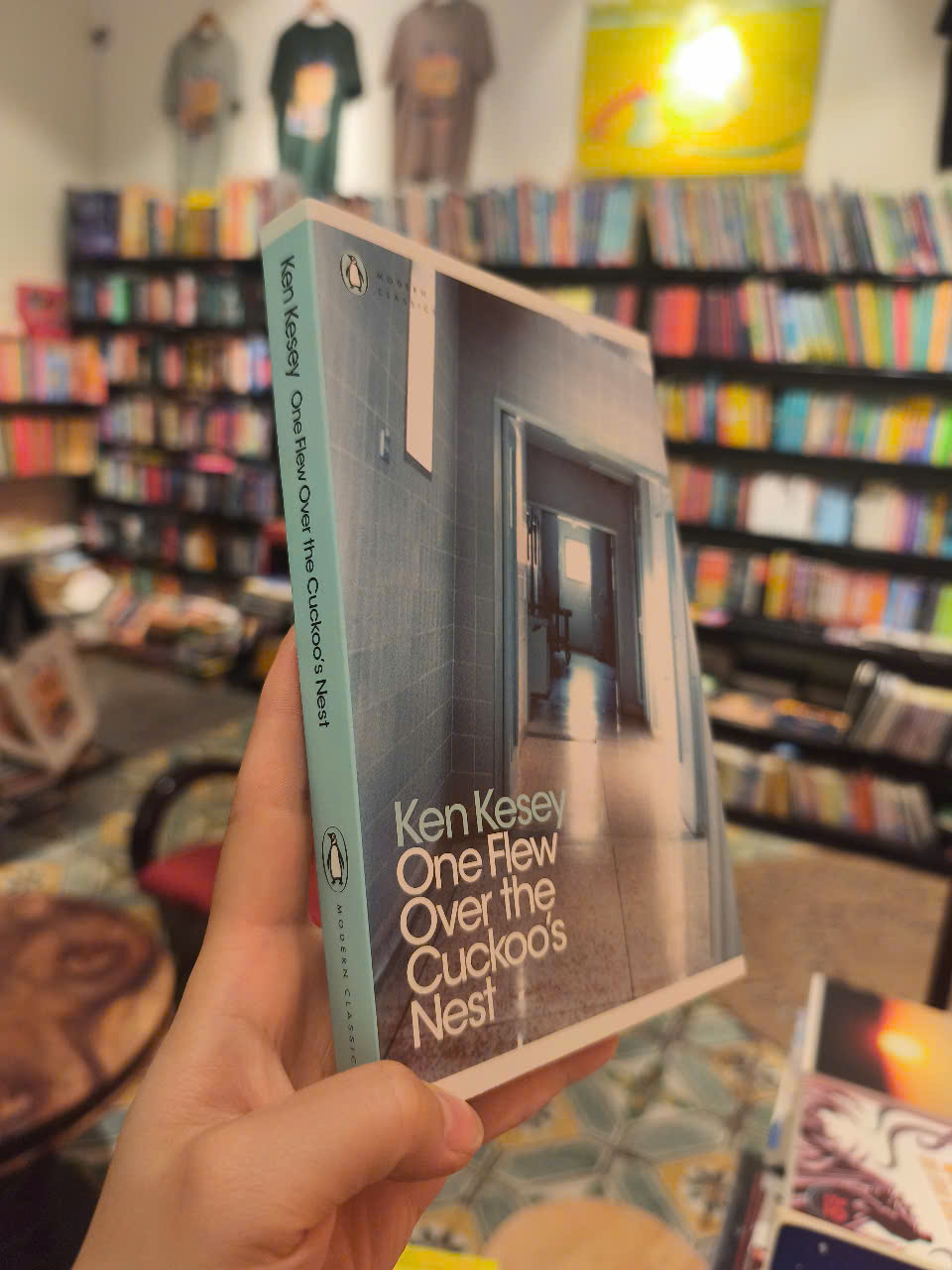 Sách - One Flew Over the Cuckoo's Nest by Ken Kesey: A cult novel, A Penguin Modern Classics series