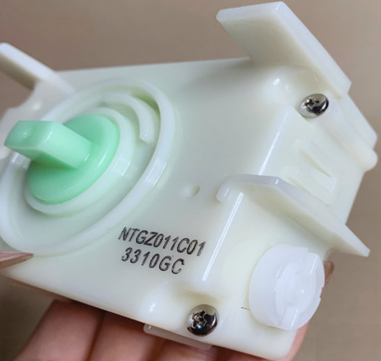 MOTOR ĐÁ XOAY, MOTOR ĐÁ RƠI, MOTOR ĐỔ ĐÁ TỦ LẠNH SIDE BY SIDE HITACHI 4 CÁNH – HÀNG CHÍNH HÃNG