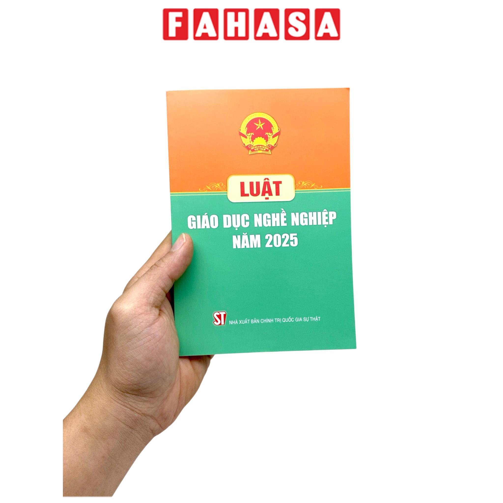 Sách - Đấu Tranh Bảo Vệ Nền Tảng Tư Tưởng Của Đảng Trong Giai Đoạn Mới