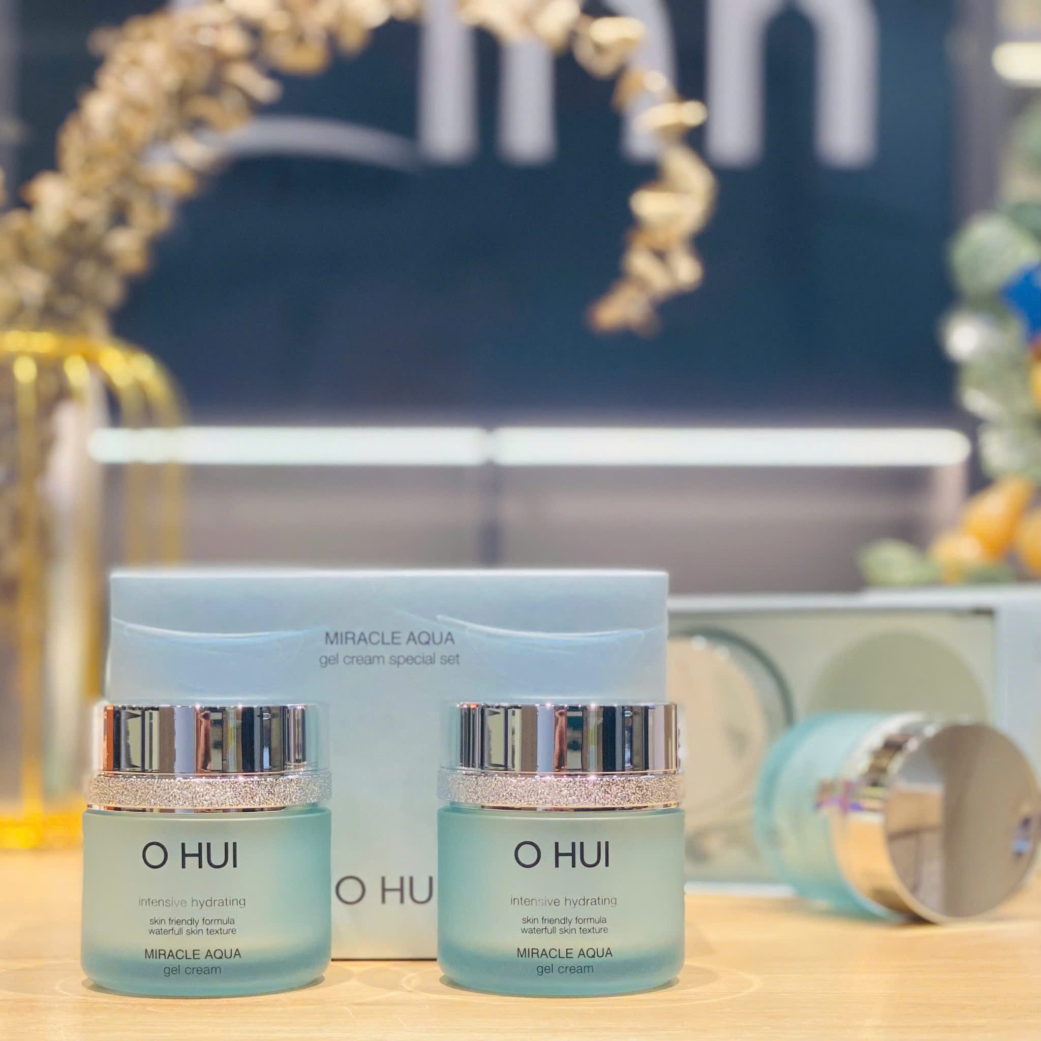 Set Kem Dưỡng Ẩm Cao Cấp Ohui Miracle Aqua Gel Cream 50ml + 50ml