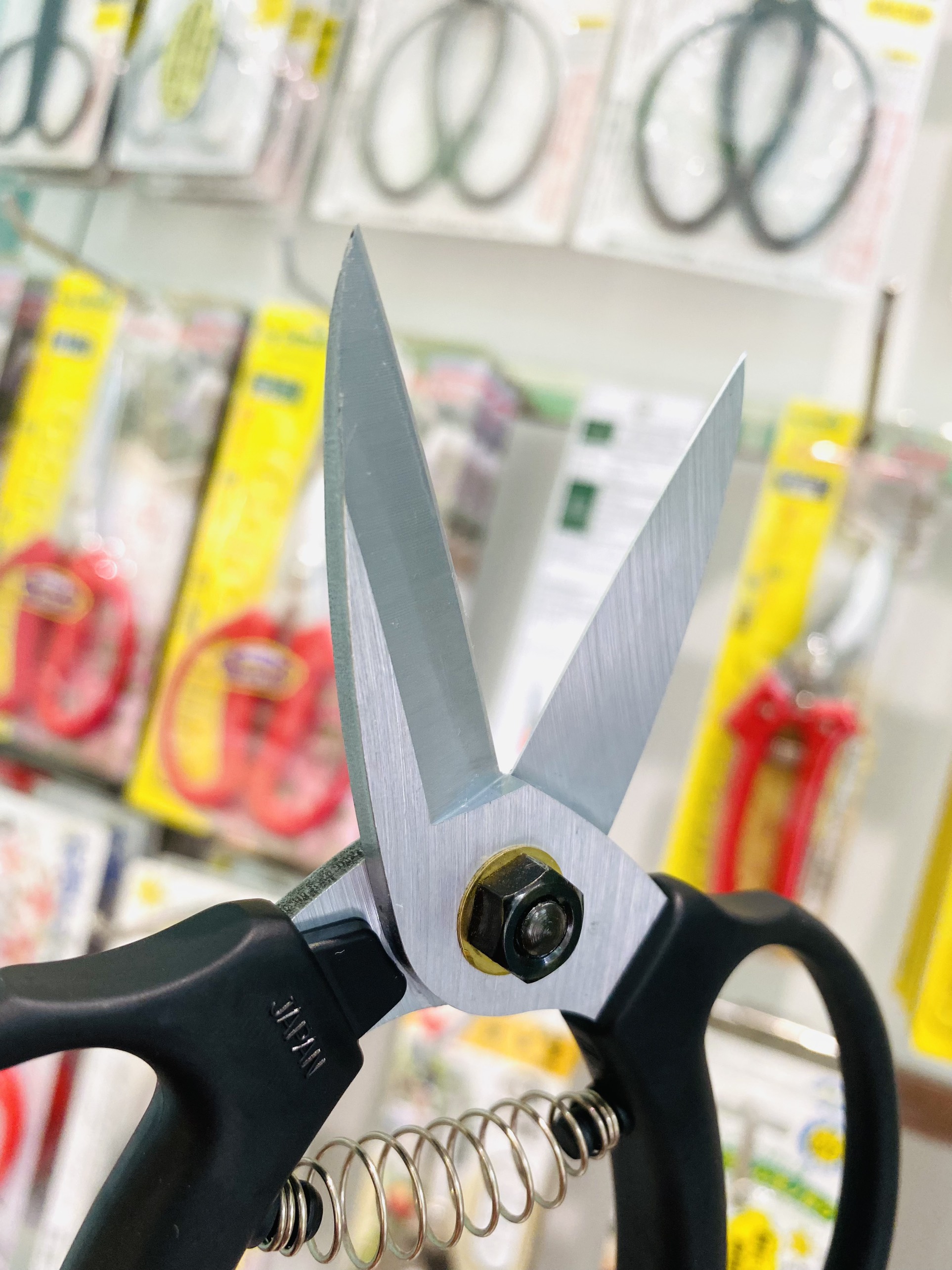 Kéo Cắt Hoa KIRERU YOROKOBI 180mm: Lưỡi Thép SK | Cán Thép bọc Su, Có Lò Xo Giảm Lực