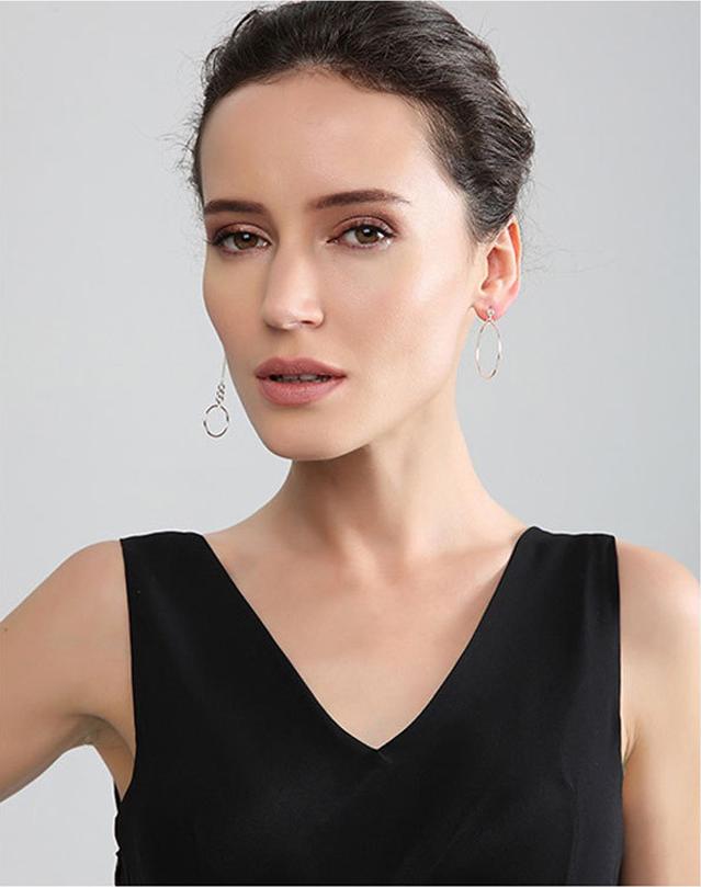 Bông tai vòng tròn bất đối xứng