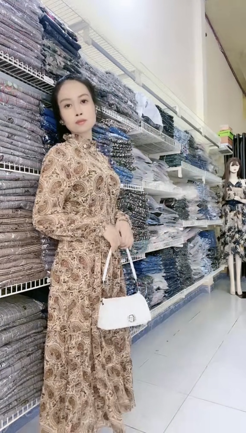 Đầm maxi cao cổ thanh lịch chun eo bản to xinh xắn