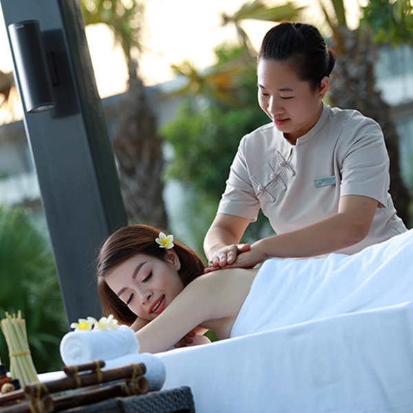 Royal Lotus Resort 4* Hạ Long - Gói 02 Bữa Ăn, Hồ Bơi Ngoài Trời, Hồ Bơi Trong Nhà, Bãi Biển Riêng, Không Gian Xanh
