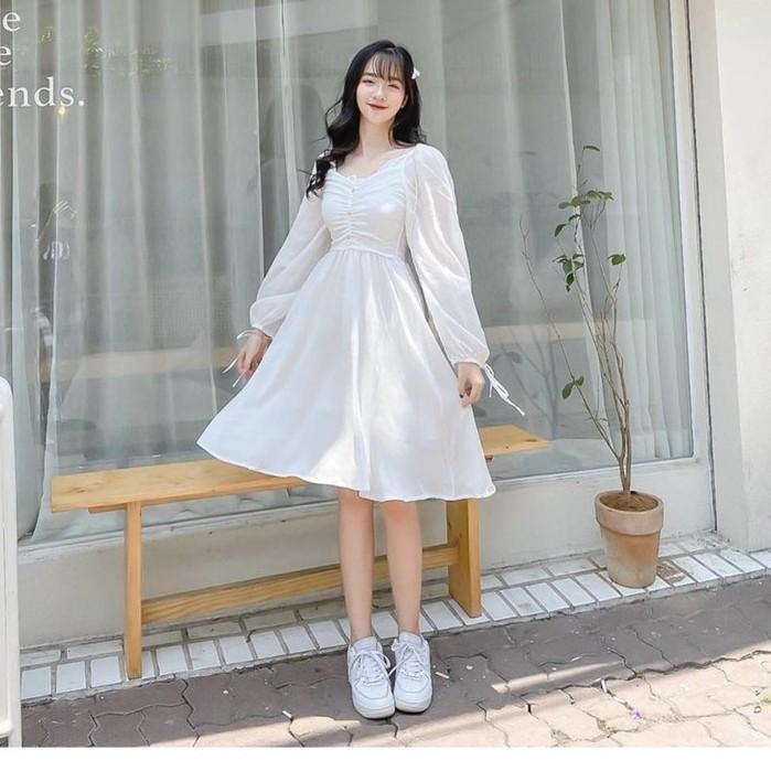 Đầm / váy trắng dài tay rúm ngực