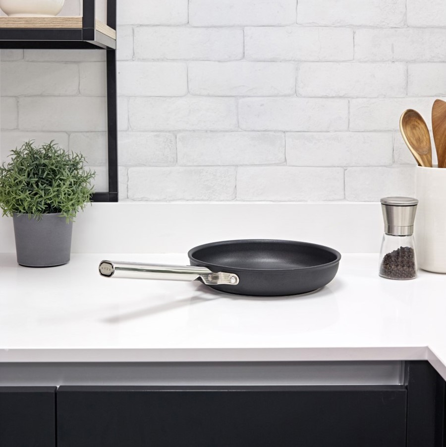 Chảo rán SMEG CKFF2801BLM 28cm màu đen