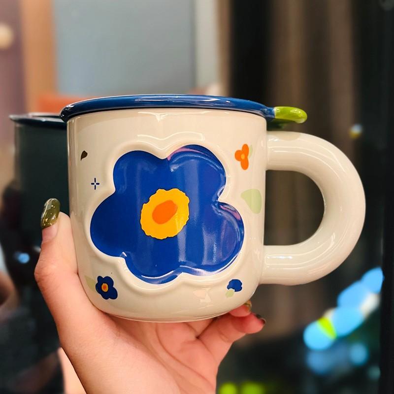 Cốc Sứ Hoa Cúc Có Nắp Tặng Kèm Thìa Bông Hoa Thích Hợp Cafe Văn Phòng, Tặng Quà