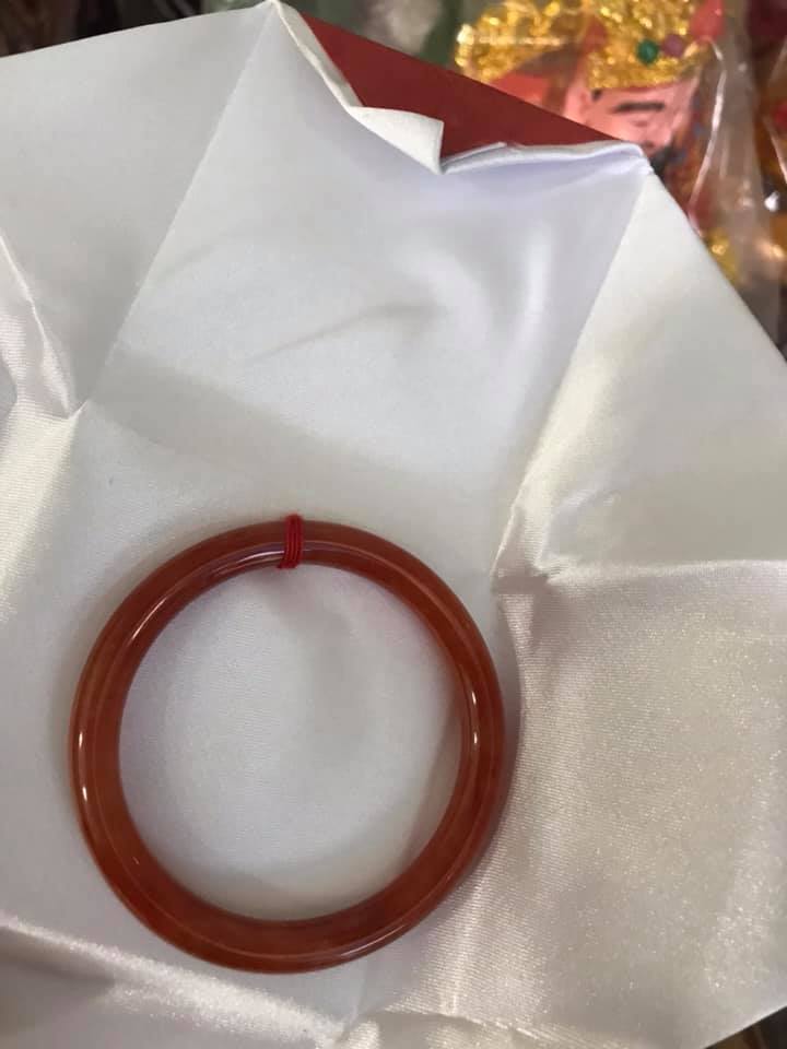 VÒNG TAY ĐÁ CẨM THẠCH MÀU CAM ĐỎ ĐẸP NI VÒNG 54 NỮ 50 KG TỚI 60 KG ĐEO MỆNH HỎA THỔ