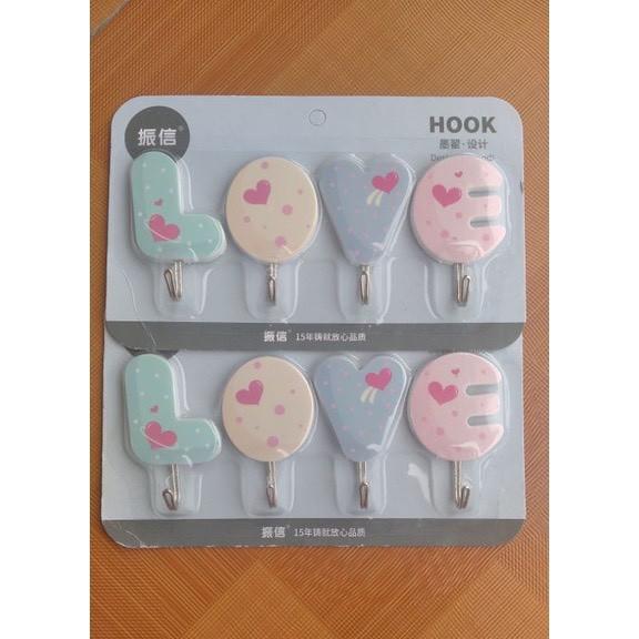 Set 4 móc dán tường chữ LOVE