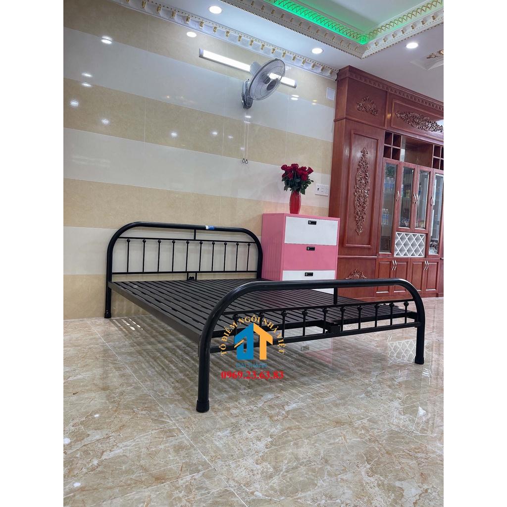 Gường sắt mỹ nghệ 1m8x2m giá rẻ