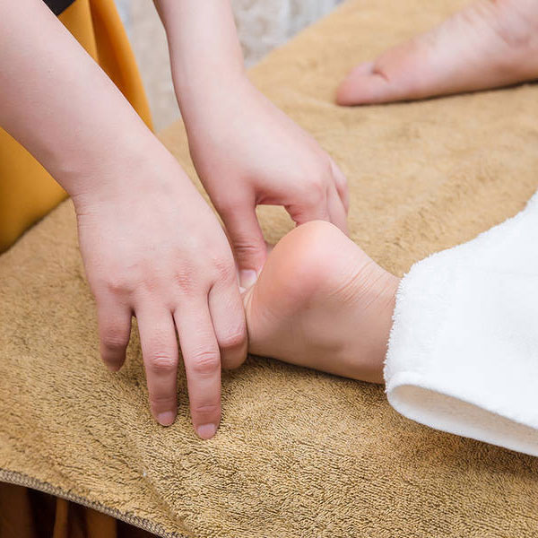 Massage Body Kết Hợp Ấn Huyệt Thư Giãn Thảo Dược Gừng Tại Paradise Spa