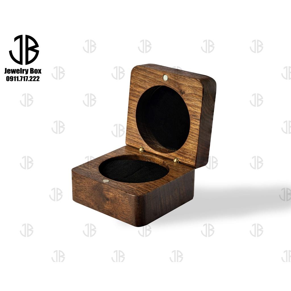 Hộp đựng nhẫn cưới Jewelry Box (JB) hình vuông bằng gỗ cao cấp