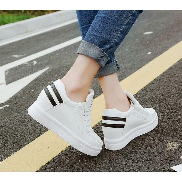 Giày thể thao nữ độn đến màu trắng size 38 MBT08