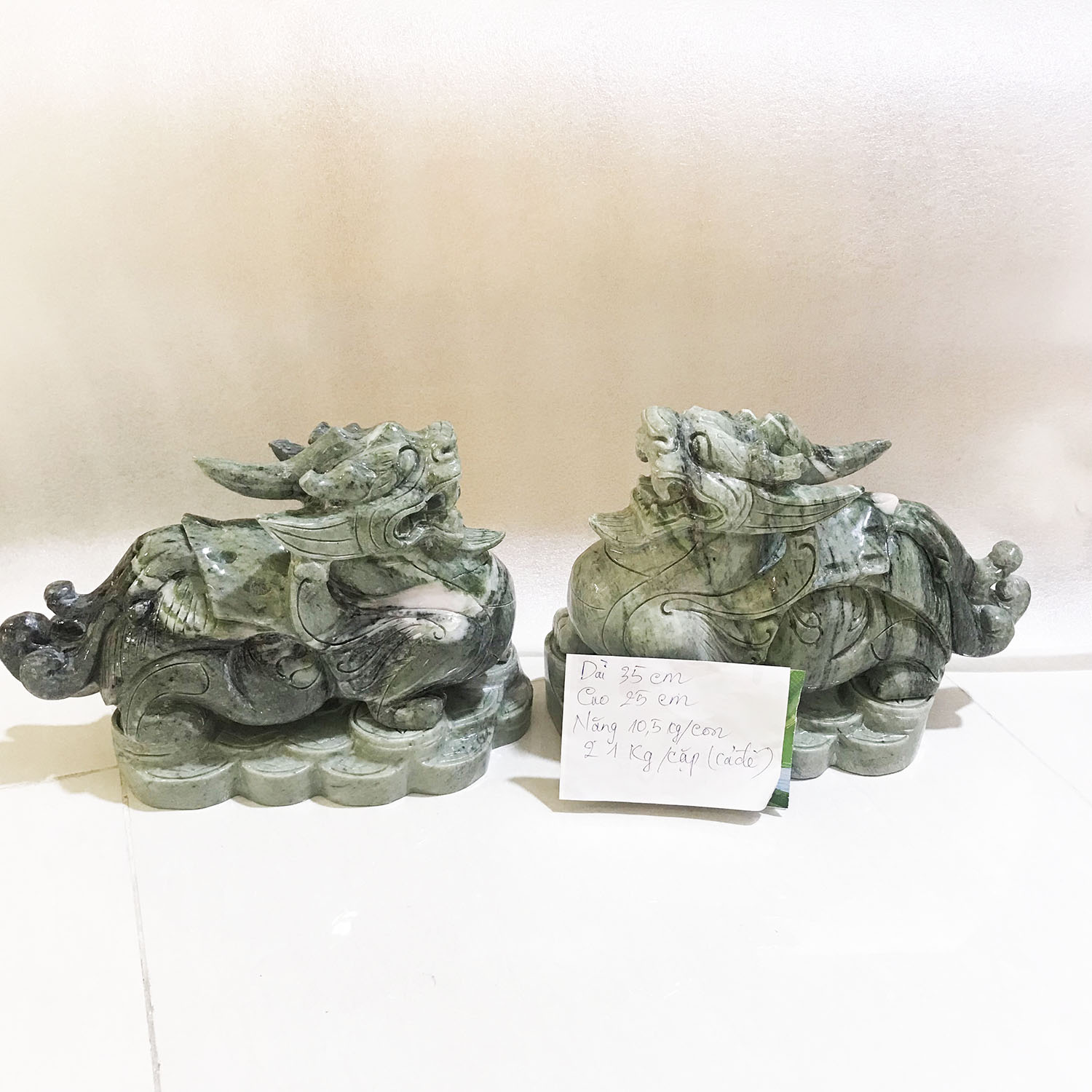 Tỳ hươu  đá tự nhiên màu xanh cho người mệnh Hỏa và Mộc dài 30cm x nặng 18 kg/cặp