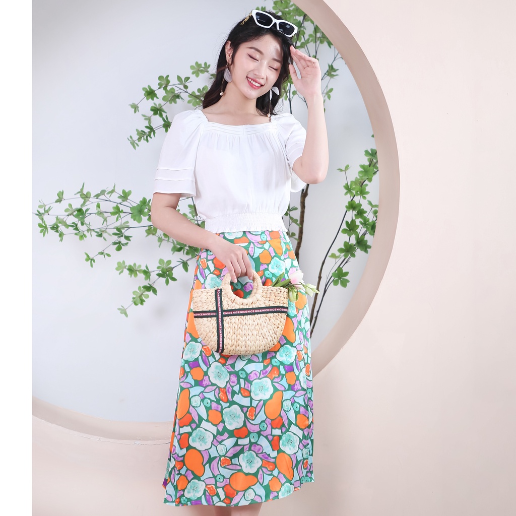 Set Áo Lụa Đũi Ngắn Tay Kèm Chân Váy Dài Xẻ UK Fashion Họa Tiết Hoa Thanh Lịch Nữ Tính, Chất Vải Cao Cấp NKBD2206005