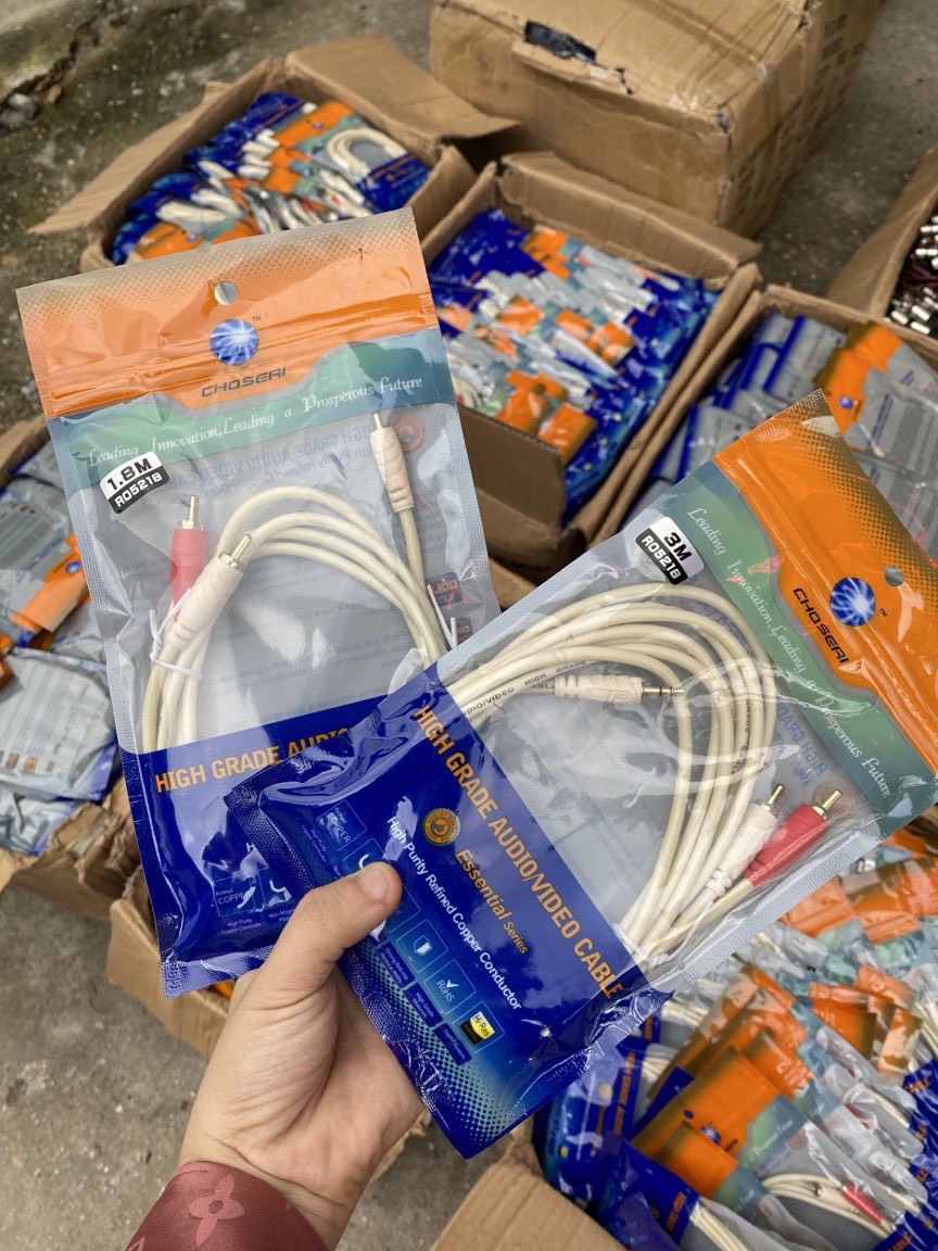 Dây loa chính hãng CHOSEAL 1 đầu 3.5 ra 2 AV dài 5m Dây cáp chắc chắn Đầu rắc mạ đồng giúp tiếp xúc tốt chống hoen rỉ