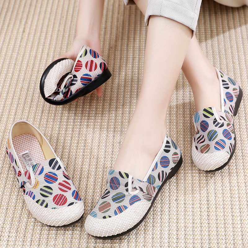 Giày mọi slip on lười vải nữ hoạ tiết tròn Canvas thoáng khí đế bằng mềm trống trơn trượt thời trang Phatdat V333