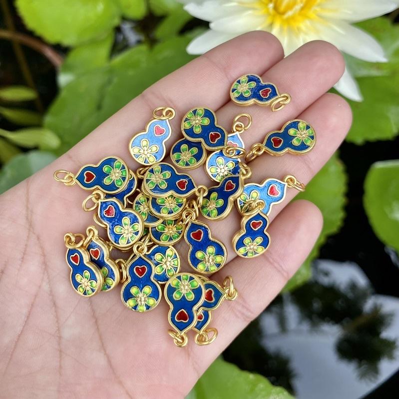 Charm hồ lô vàng mix vòng tay