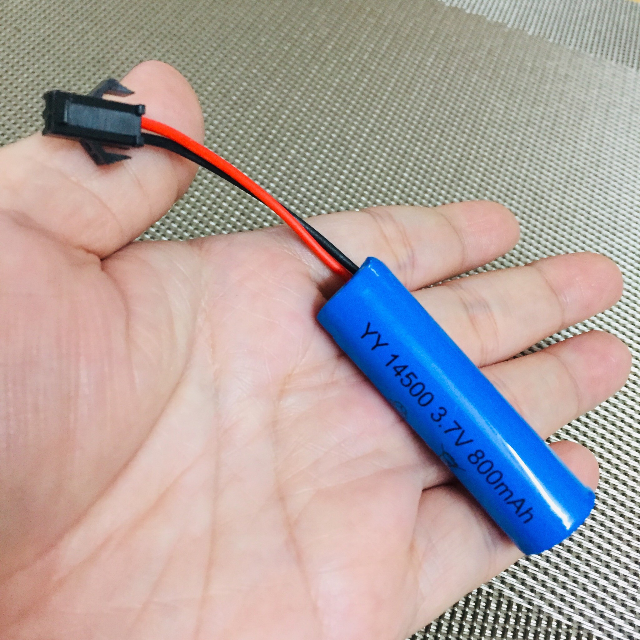 Pin sạc 14500 hình trụ 3.7V dung lượng 800mAh chân cắm càng cua đen 2P