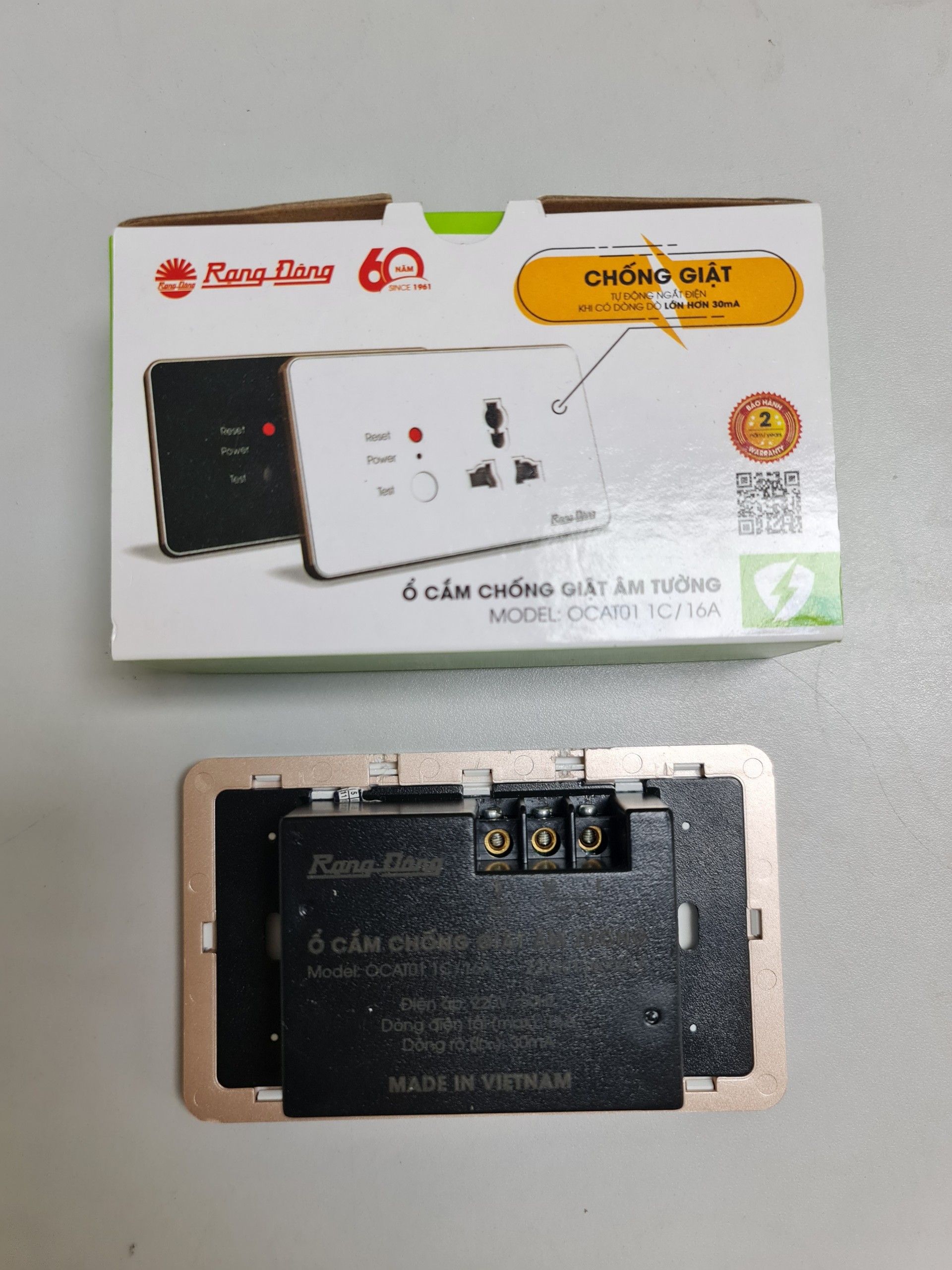 Ổ cắm âm tường chống giật Model: OCAT01 1C/16A