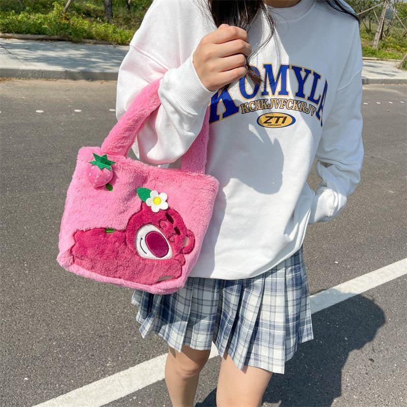 TÚI XÁCH ĐEO VAI HÌNH GẤU DÂU HOẠT HÌNH SIÊU CUTE