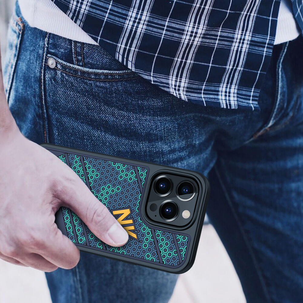 Ốp lưng chống sốc cho iPhone 13 Pro họa tiết mặt lưng 3D hiệu Nillkin Striker - hàng nhập khẩu