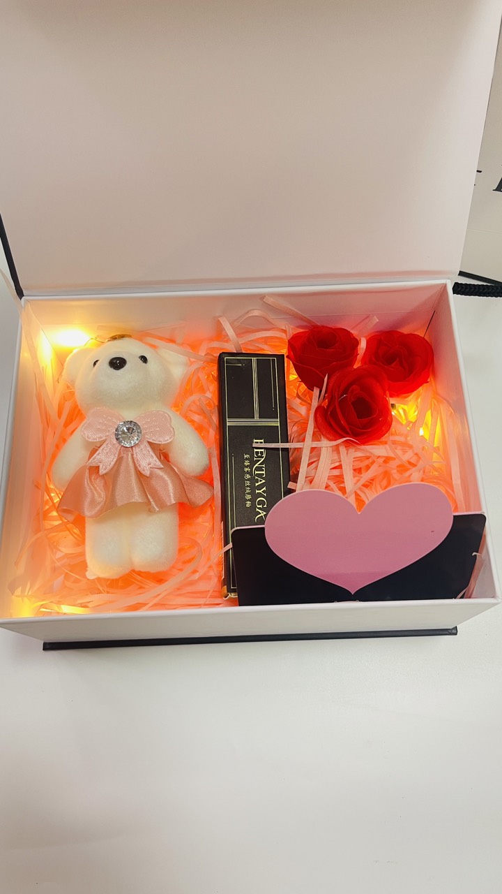 Combo hộp quà tặng người yêu, tặng bạn thân, valentine, quà tặng bạn gái lãng mạn kèm son và phụ kiện