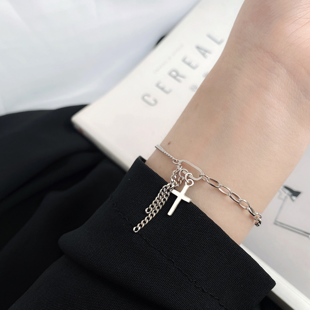 Set 2 vòng tay lắc tay titan thời trang cá tính