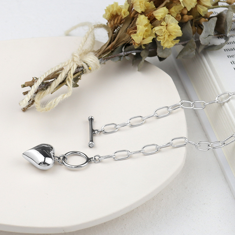 Dây chuyền vòng cổ titan không đen fashion trend