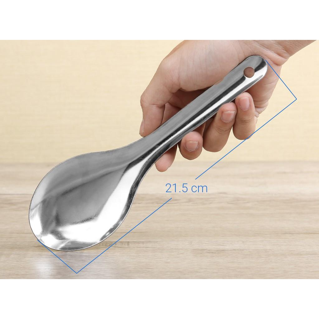 Vá múc canh và múc cơm inox cao cấp chất liệu inox sáng bóng, bền bỉ, hạn chế rỉ sét.